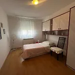 Veliki Petra 아파트 *