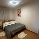 Veliki Petra 아파트