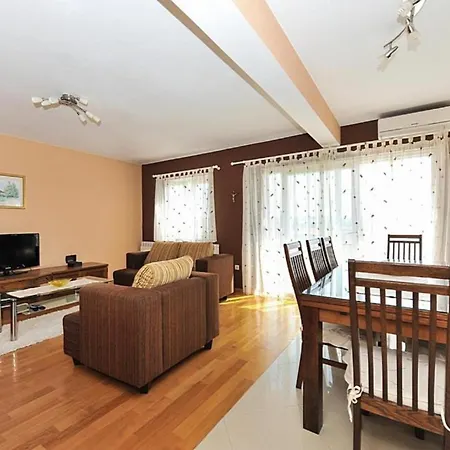 Veliki Petra アパート ポセダリェ