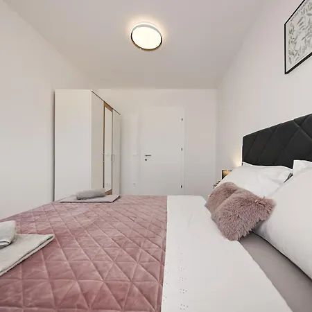 Veliki Petra ポセダリェ