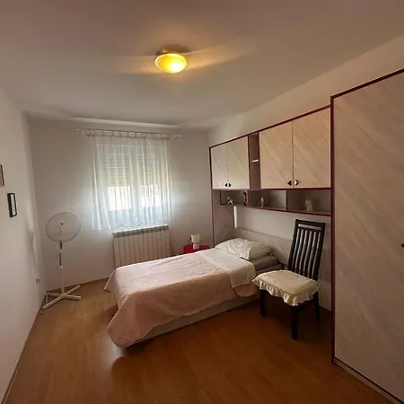 アパート Veliki Petra ポセダリェ